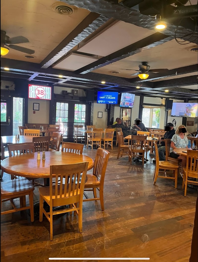 Artful Dodger Pub and Liquor Store 4