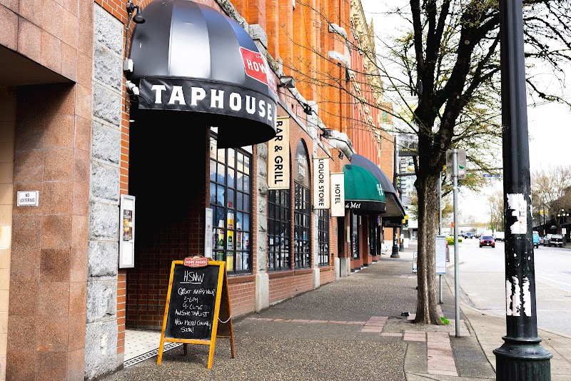Howe Sound Taphouse & Kitchen - New West