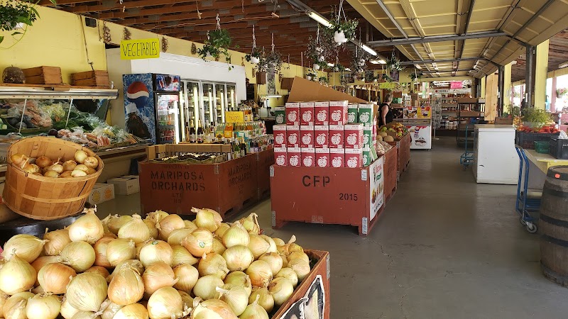 Mariposa Fruit Stand 3