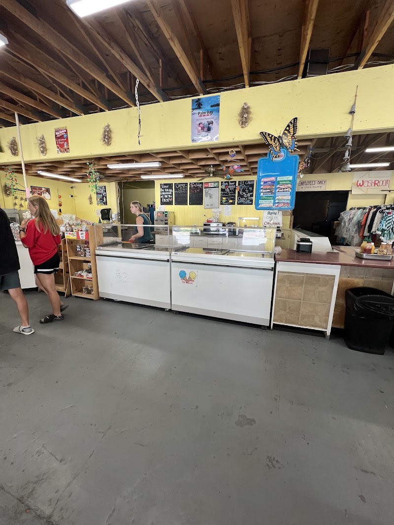 Mariposa Fruit Stand 4
