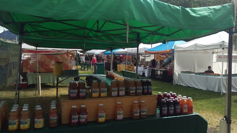 Peachland Farmers and Crafters Market 4