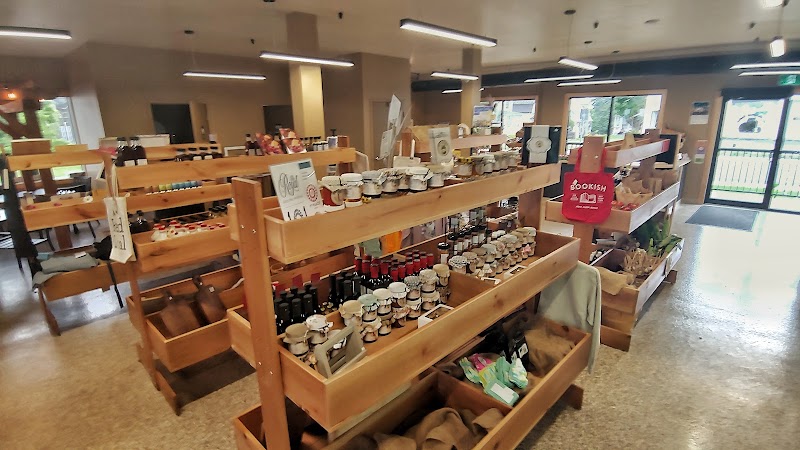 The Farmers Market at Alexandria 5