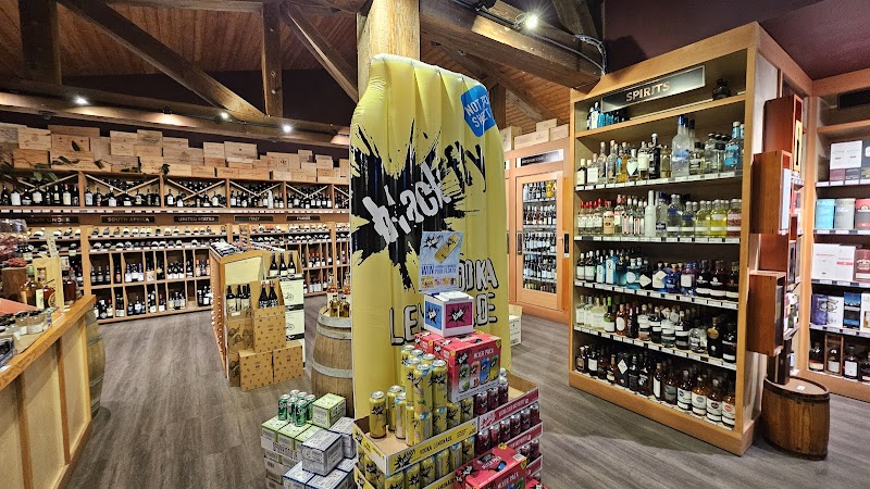 Village Liquor Store Gabriola 3